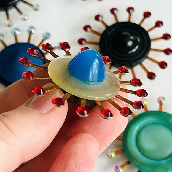 Upcycled Atomic Starburst Refrigerator Magnet Buttons Rhinestones Blue Red - Picture 5 of 5